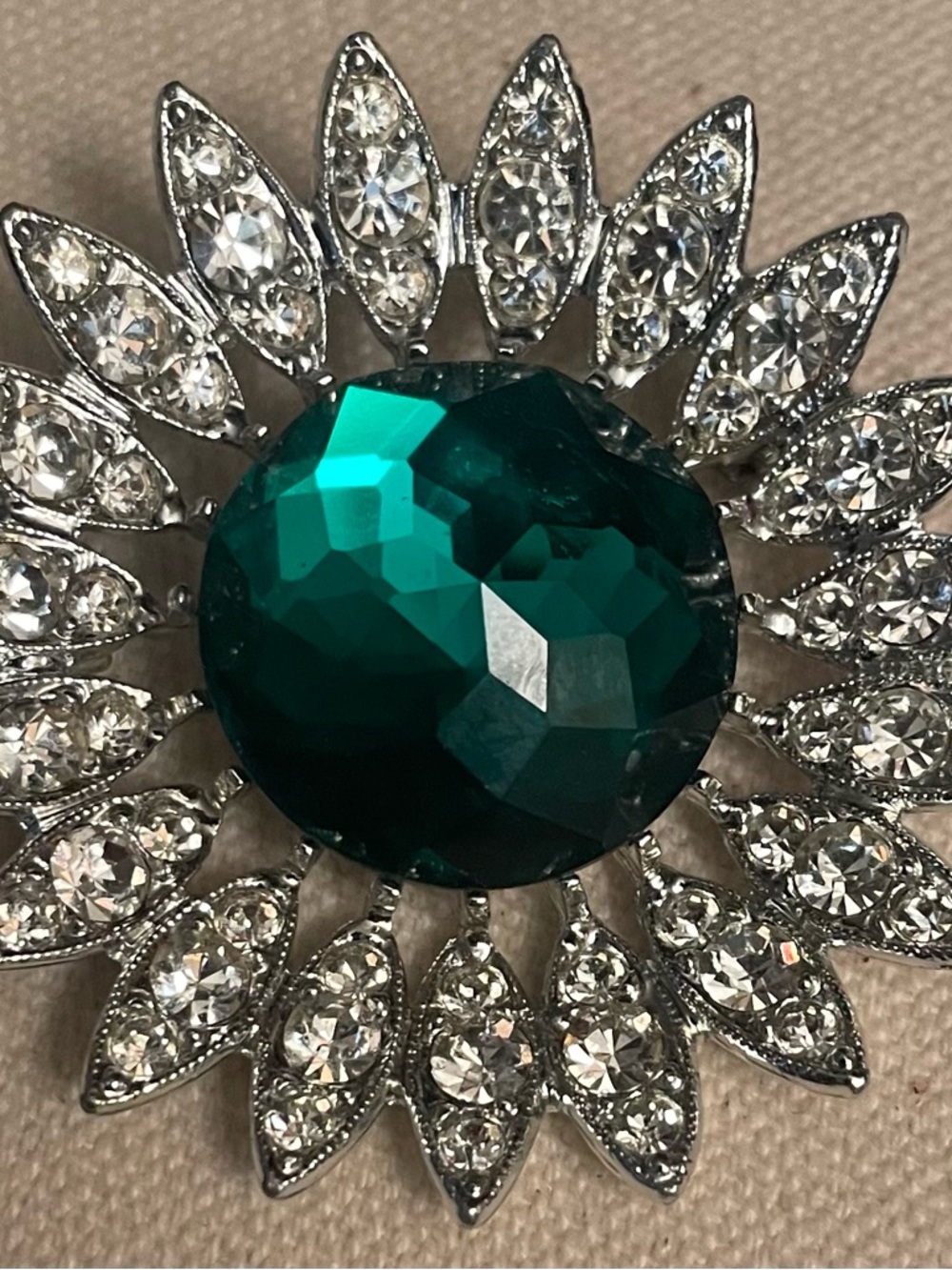 Vintage Sarah Coventry “Kathleen” Green Faceted Rhinestone Brooch 1964
